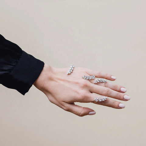 Lux Leafcut Ring & Handchain