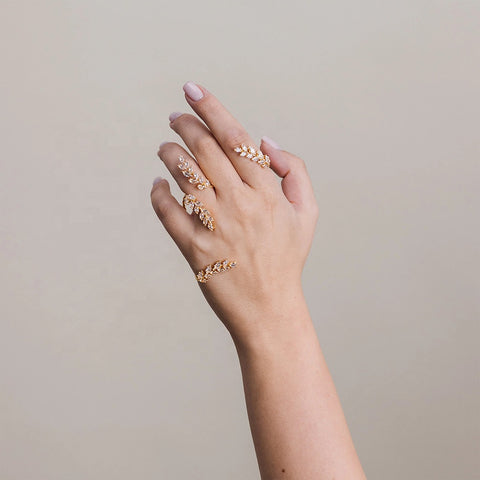 Lux Leafcut Ring & Handchain