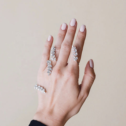 Lux Leafcut Ring & Handchain
